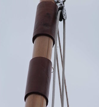 IMG_2704 - Nordland WA - Mystery Bay State Park - Red Lantern SCAMP Rally - leather chafing gear at the top of a mast