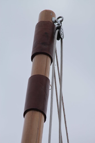 IMG_2704 - Nordland WA - Mystery Bay State Park - Red Lantern SCAMP Rally - leather chafing gear at the top of a mast