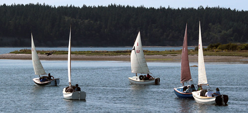 IMG_3001CE - Nordland WA - Mystery Bay State Park - Red Lantern SCAMP Rally - five SCAMPS crowd out for the =ice cream race=