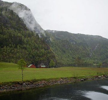 Fjord cruise to Mostraumen