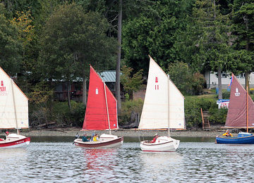 IMG_1225CE1 - Nordland WA - Mystery Bay State Park - 2015 Red Lantern Rally - SCAMPs inbound to the beach - L to R - SV SNUG, SV COWBOY COOKIES, SV NODDY, SV LITTLE TRAMP