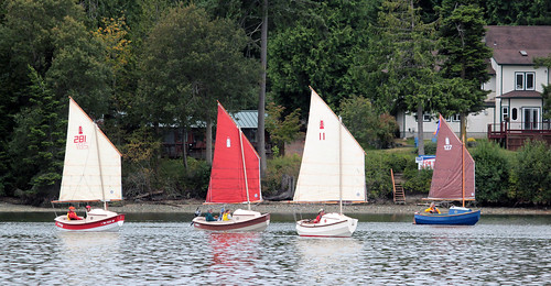 IMG_1225CE1 - Nordland WA - Mystery Bay State Park - 2015 Red Lantern Rally - SCAMPs inbound to the beach - L to R - SV SNUG, SV COWBOY COOKIES, SV NODDY, SV LITTLE TRAMP