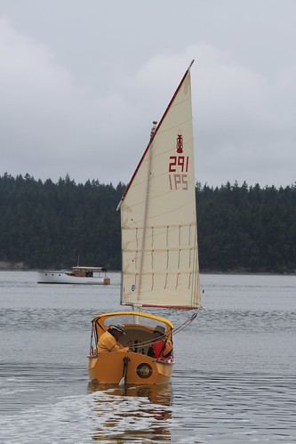 IMG_1128 - Nordland WA - Mystery Bay State Park - 2015 Red Lantern Rally - SCAMP lineup on beach - SCAMP-291 SV SERENITY