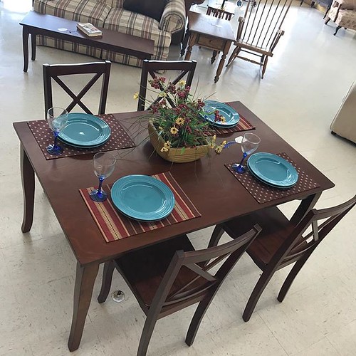 Wooden Table w/4 Chairs $149.99! #karmstores #western #everypersoneverymealeverday #thrifting