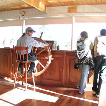 Steering the Jandra down the Darling at Bourke...