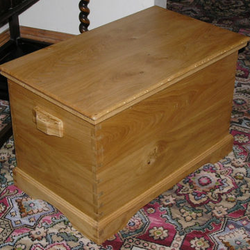 Blanket chest