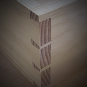 Hand Cut Dovetails In Pine