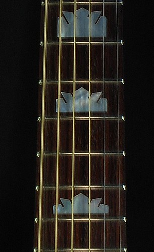 Gibson-sj-200-studio-acoustic-fret