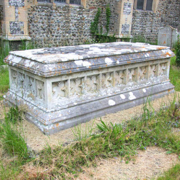 Dec-style tomb chest