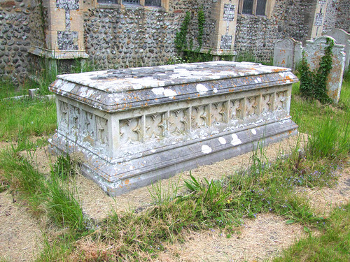 Dec-style tomb chest