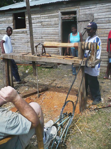 Manual wood lathe