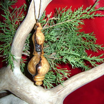 Ornament 2010-103b