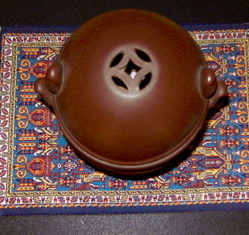 Home sweet home - Ren Ten Tea Chinese ceramic incense burner