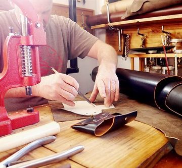 Leatherwork at the Outpost.   Besides the woodworking, we have been making pouches, small bags, coffee mug holders, note books, and a whole lot more.  If you have time, stop up in Topanga and see what we are working on now.  Great stuff happening up here.