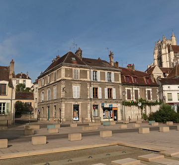 Quai de la République - Auxerre (France)